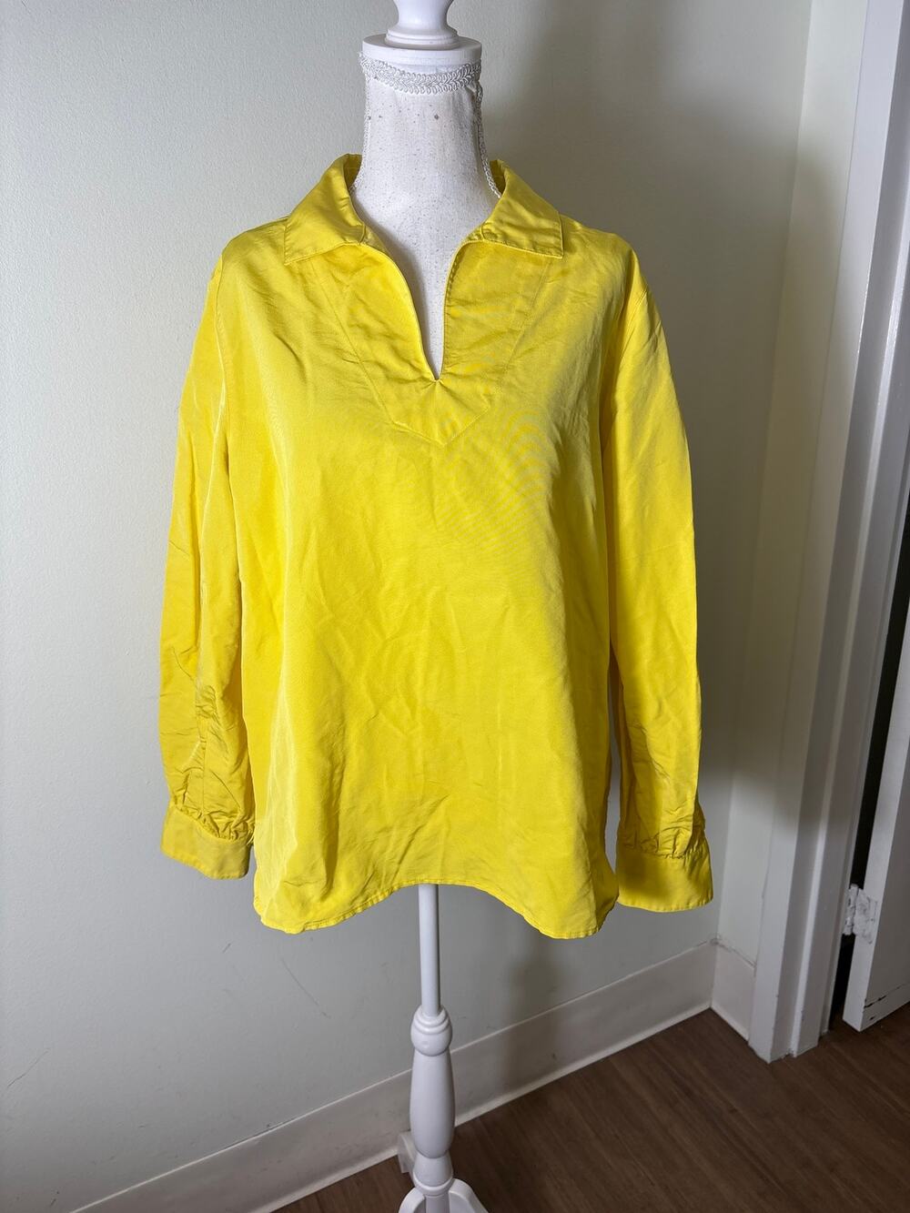 NWT Ann Mashburn Yellow Carolina Top Sz L